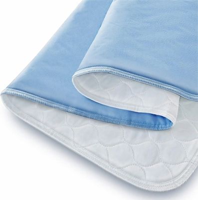 Herbruikbare incontinentiebescherming met een wasbaar volwassen bedbed met gewone microvezel