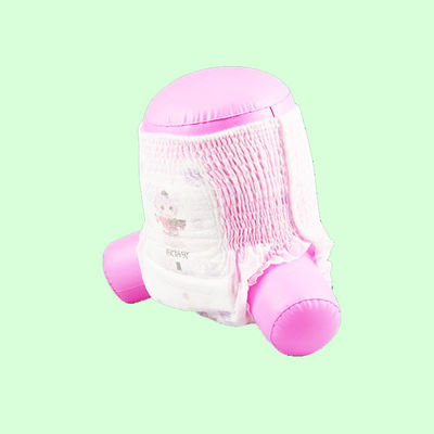 Zachte nowoven frabieke luiers voor baby's in een handige pull-up stijl