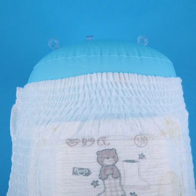 Zachte nowoven frabieke luiers voor baby's in een handige pull-up stijl