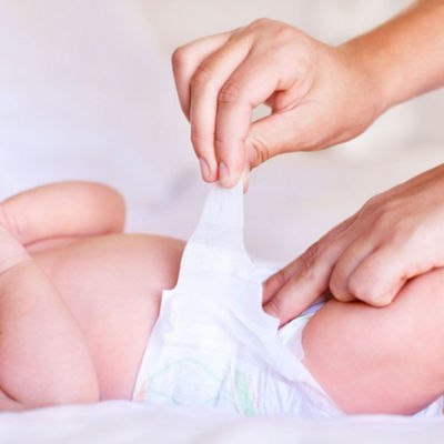 Milieuvriendelijke baby luiers voor eenmalig gebruik met absorptie op het droge oppervlak en lekpreventie