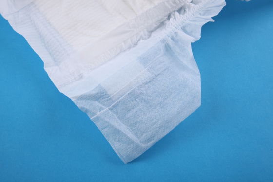 Milieuvriendelijke baby luiers voor eenmalig gebruik met absorptie op het droge oppervlak en lekpreventie