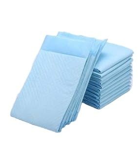 Op maat gemaakte label puppy training pads met breekbaar ontwerp en lekvrije functie