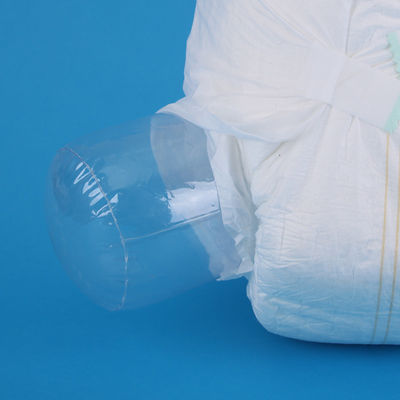 Ultra dik volwassen luier met zacht niet-geweven bovendeel en super absorberende fluff pulp